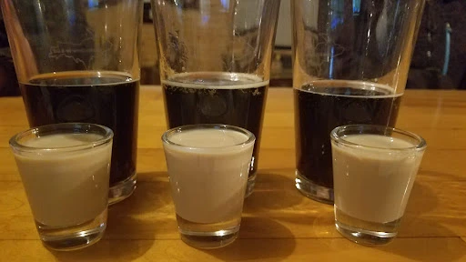 Schmidts Corner Bar & Grill